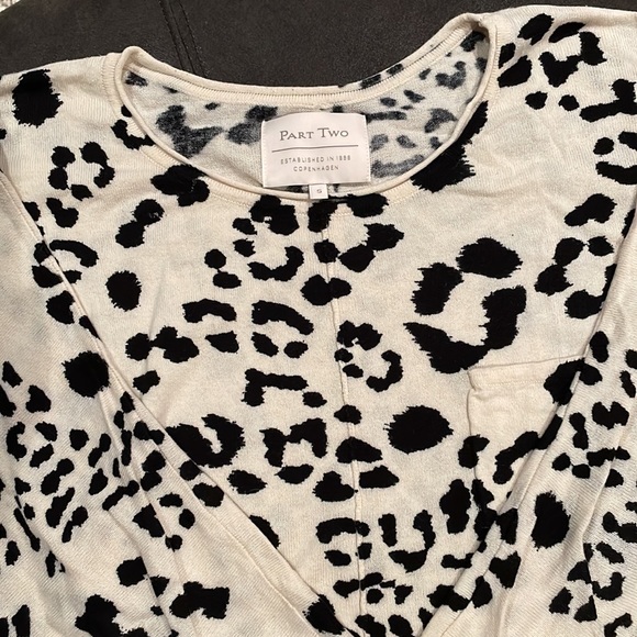 Super cute leopard sweater by Part Two. Size small. - Picture 3 of 3